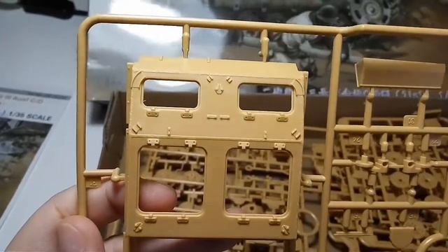 Bronco 1/35 CB35116 Stug III C/D 2 in 1 Unboxing смотреть онлайн
