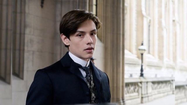 Louis Partridge, Who Plays 