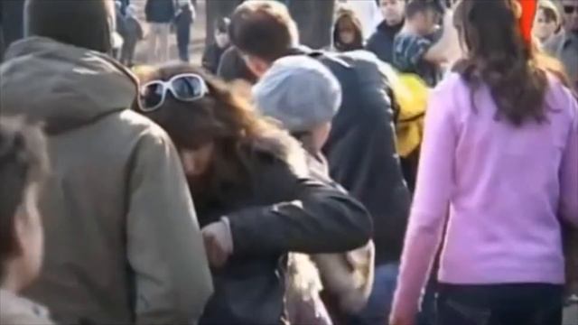 Школьник прыгнул в ледяную воду к тонущей собаке смотреть онлайн