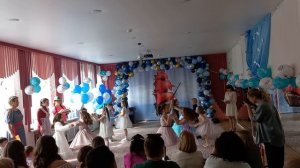 Детский танец. "Море привет!" на выпуском в детском саду.