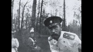 Кровавым пожаром зарделась заря...