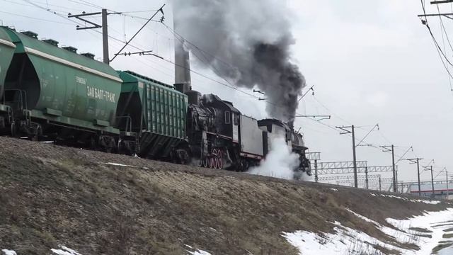 Паровозы Л-5248 и Эр791-94 с грузовым поездом смотреть онлайн