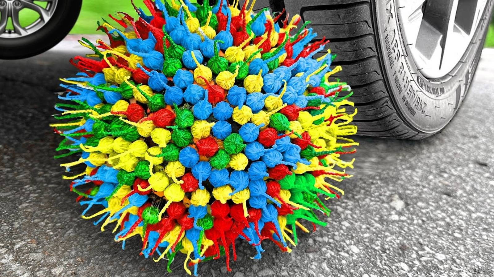 ДЕТСКИЕ ЭКСПЕРИМЕНТЫ С МАШИНКАМИ И РАЗНОЦВЕТНЫМИ ШАРИКАМИ КАНАЛ ИГРАЛКИ-ЗАЛИПАЛКИ смотреть онлайн