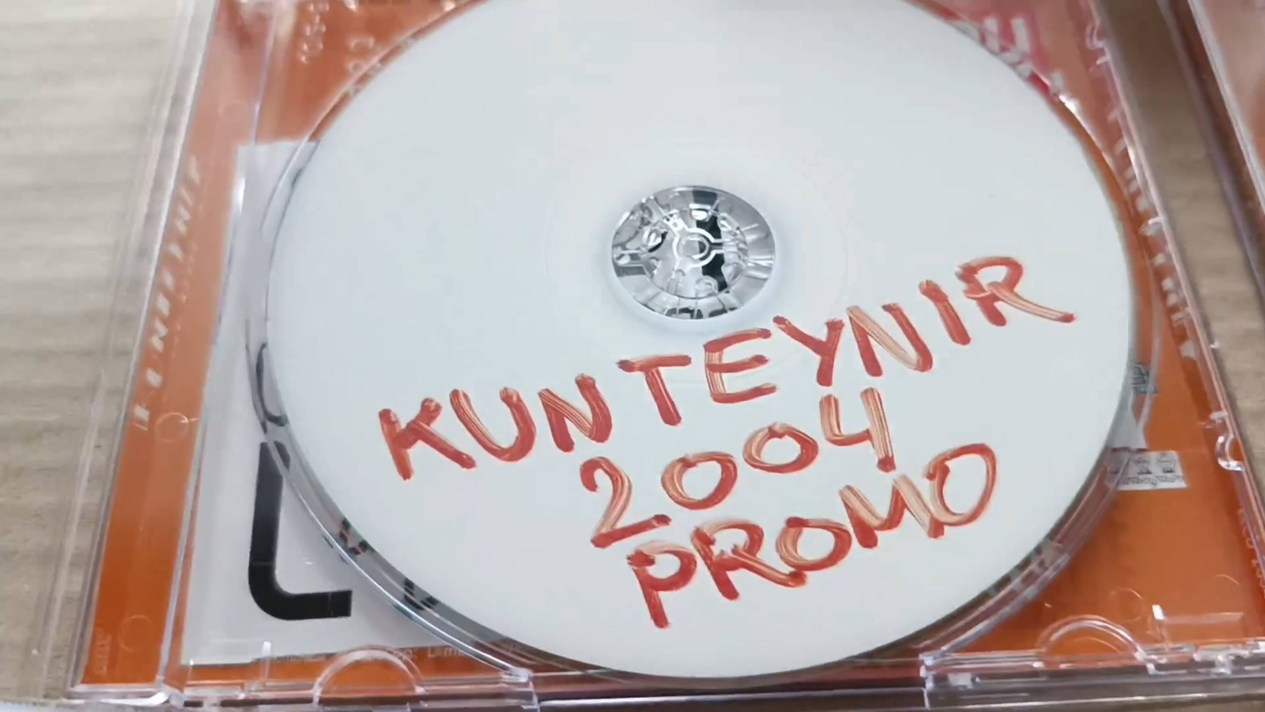 Kunteynir «Эдвард Руки Ножницы Бумага» 2004 (RAP Recordz) [Promo CD-R] ... Паша Техник RIP ... смотреть онлайн