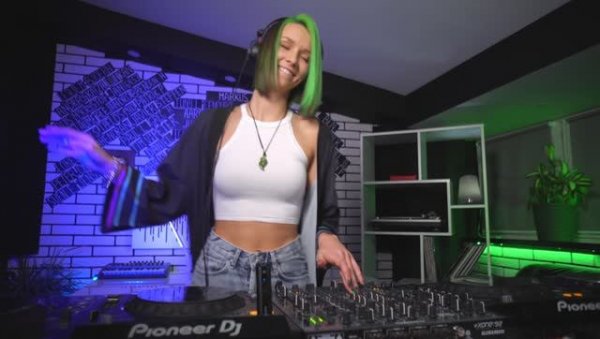 Miss Monique - MiMo Weekly Podcast 027