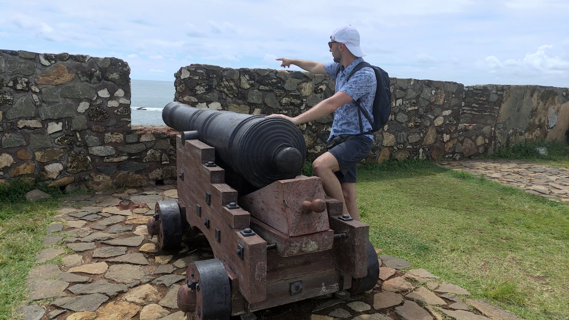 ШРИ-ЛАНКА НАБЕРЕЖНАЯ В ГАЛЛЕ смотреть онлайн