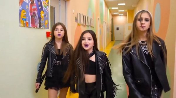 Стеликс Смотрит СЕСТРА КАМИЛЯ СТАЛА ПЛОХОЙ И ДЕРЗКОЙ! ВЕСЬ КАМПУС БОИТСЯ!