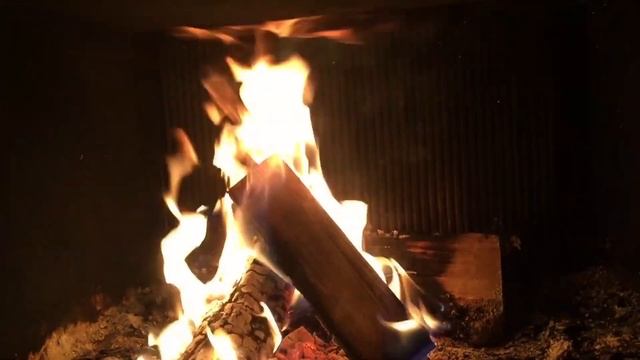 Огонь в камине, звук костра./Fire In The Fireplace, The Sound Of A Bonfire.