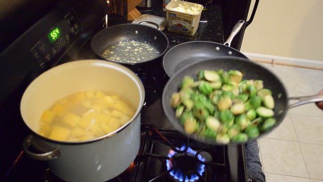 THIS GUY COOKS: S2:E2 "Sorta Fancy Salmon" смотреть онлайн