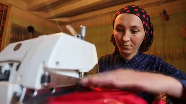 Сўх тумани, Ровон МФЙ. Отабоева Умидахонга тикувчилик билан шуғулланиши учун кредит ажратилди смотреть онлайн