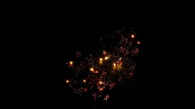 Z1031 Огненный дракон Батареясалютов ( 1" x 16) 1/10 НОВИНКА 2024! смотреть онлайн