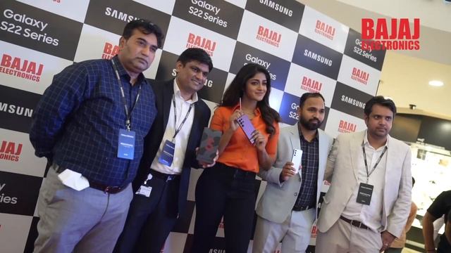 Samsung S22 Ultra unveiling event held at Bajaj Electronics-Forum Sujana Mall Store. смотреть онлайн