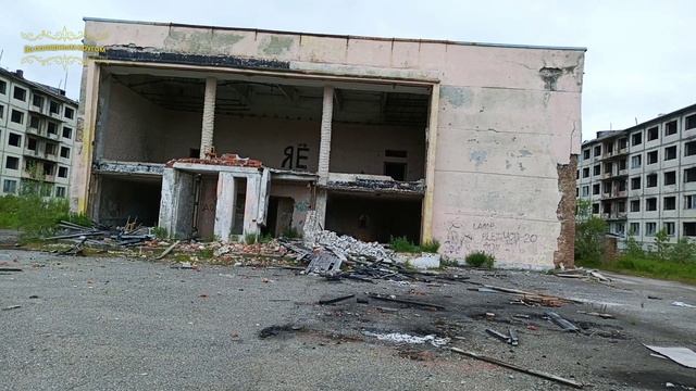 Я с детства знаю все тропинки, Знаком в поселке каждый дом....... смотреть онлайн