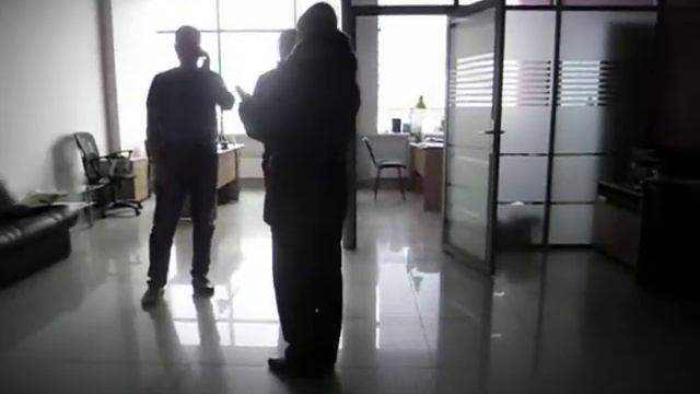 Приставы незаконно проникли в редакцию СМИ "Freepressa" смотреть онлайн