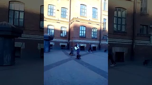 Не знаю эту песню, но поет ведь охринительно смотреть онлайн
