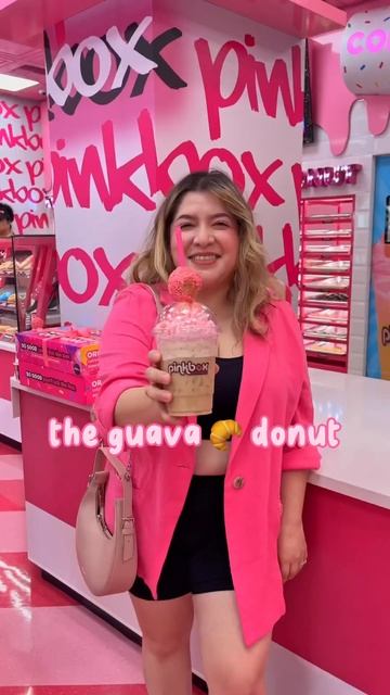 New pink donut spot in Vegas #donuts #donutlovers #vegasfood #vegas #vegasfoodie #dessertshorts смотреть онлайн