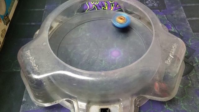TWINS! KING HELIOS VS HELL SALAMANDER! BEYBLADE BURST BATTLE ベイブレードバースト смотреть онлайн