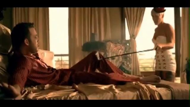 Pink ft Eminem - Here Comes The Weekend (Music Video) смотреть онлайн