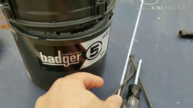 badger garbage disposal fixing a leak смотреть онлайн