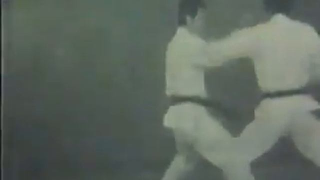Sensei Nakayama - Bassai Dai with Bunkai смотреть онлайн