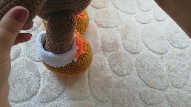 Вяжем башмачки для медвежонка смотреть онлайн