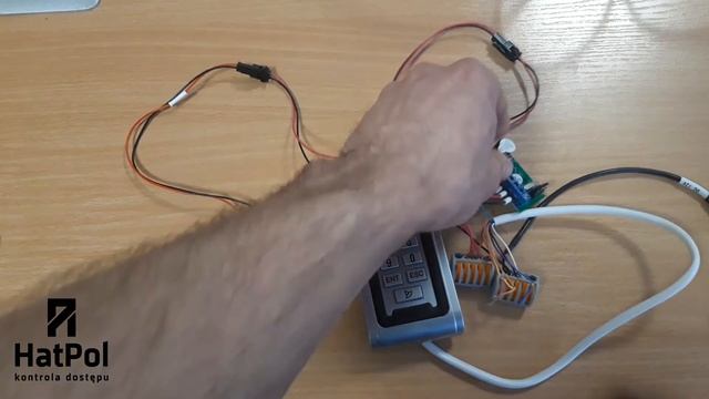 Programowanie kodów PIN używając Matrix EHT Metal Key z kontrolerem Z5R za pomocą zworki смотреть онлайн
