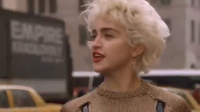 Madonna - Who's That Girl (Funny Moment) смотреть онлайн