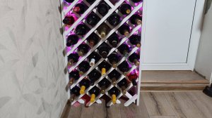 Винная полка в нишу своими руками.