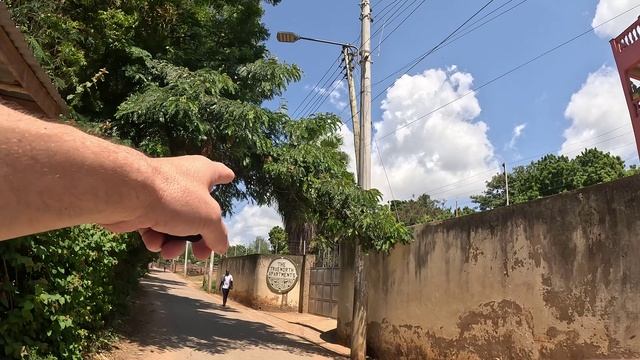 КУРОРТНЫЙ АФРИКАНСКИЙ ПОСЁЛОК ДИАНИ ПЛЯЖ НА МОМБАСА смотреть онлайн