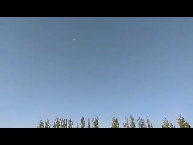 Самолет на тополе！ смотреть онлайн