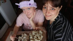 Лепим пельмени с дочкой. Промахи и лайфхаки с покупным тестом. ВЛОГ