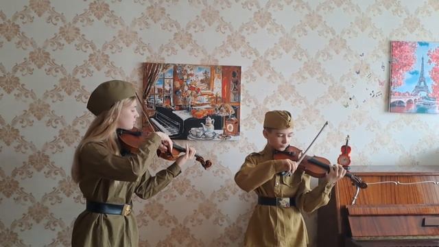 песня композитора Василия Соловьёва-Седого "Вечер на рейде", исполняют: Арисов А.А., Мотина М.Н. смотреть онлайн