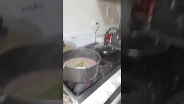 HOW TO COOK RICE AND PEAS WITH STEW PORK & GARDEN SALAD смотреть онлайн