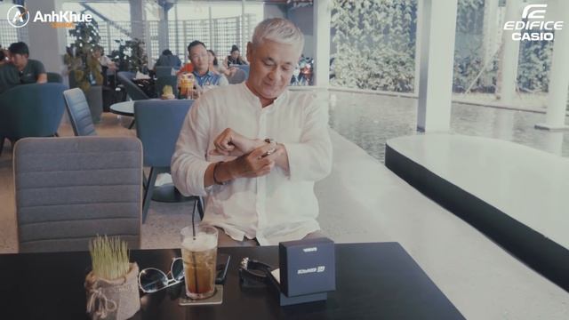 Chiêm ngưỡng Edifice EQB-1000 cực chất của diễn viên Tùng Yuki "Lão Phật Gia" смотреть онлайн