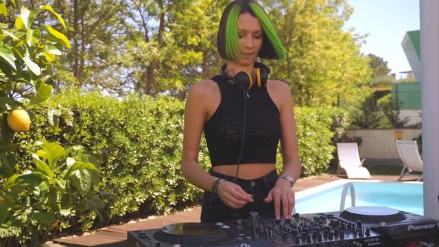 Miss Monique - MiMo Weekly Podcast 039 [Melodic Techno & House DJ Mix] смотреть онлайн