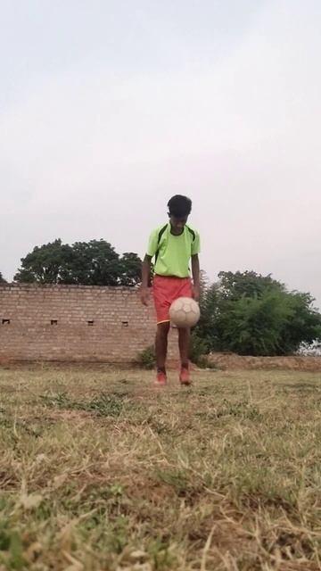 Bast football juggling short #shortsyoutube #shortsfeed #footballshorts #viral #footballcrazy ⚽⚽🏅🏅 смотреть онлайн