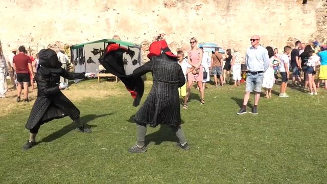 Фехтувальники на фестивалі «Дженджур Фист» Пнівський замок смотреть онлайн