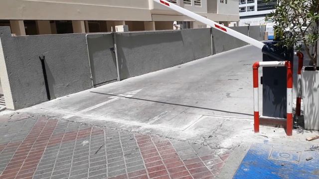 BARRIER MODEL BFT MOOVI 60..  PARKING    SEPTEMBER 01. 2021