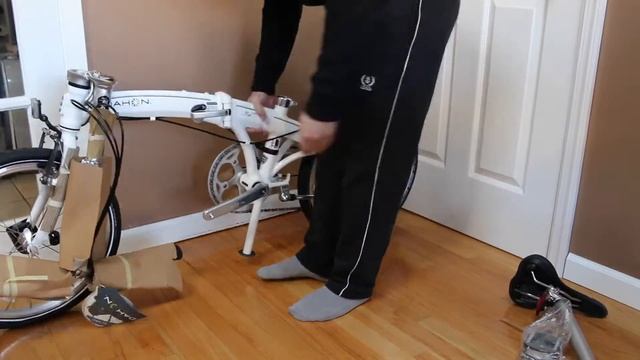 Dahon Mu P8 Folding Bike Unboxing And Assembly
