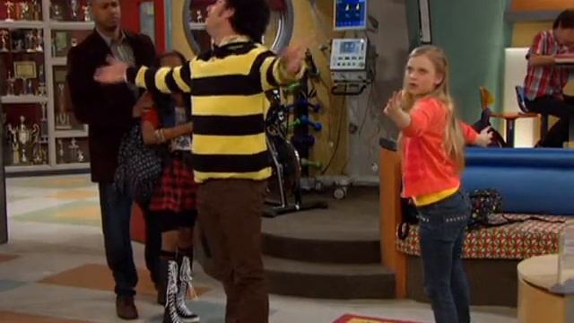 Disney Channel Russia Promo - A.N.T. Farm - Premiere (coming Soon)