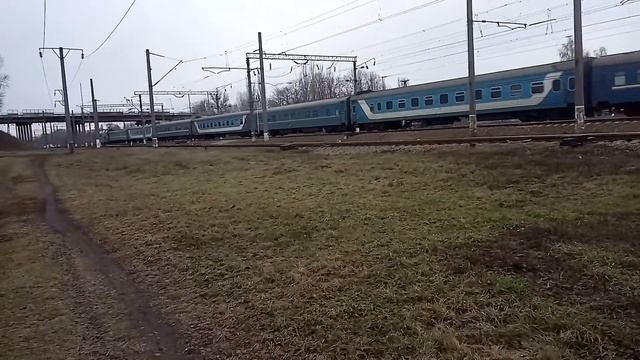 "Новая ливрея" Электровоз ДС3-015 с поездом №785 Шостка - Киев смотреть онлайн