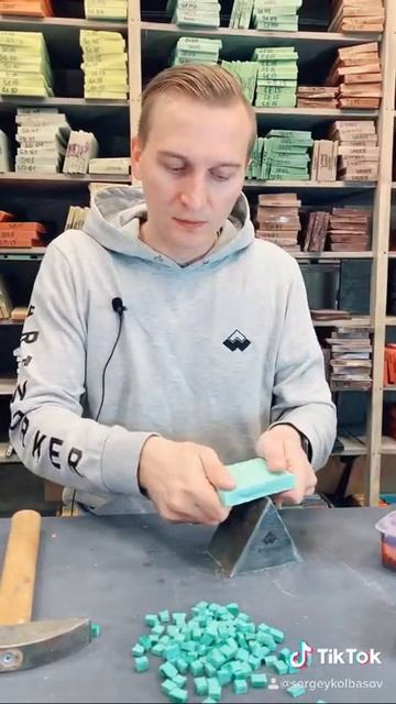 Как колоть смальту в кирпичиках? смотреть онлайн