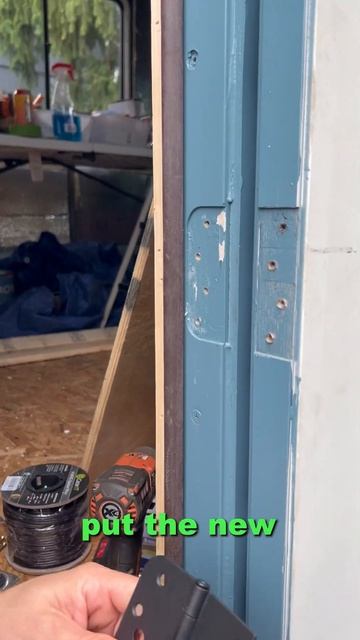 Adding some EXTRA security to the bus! #shorts смотреть онлайн