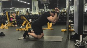 Скручивания на пресс в кроссовере