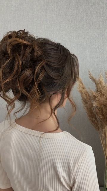 Пробная прическа для невесты. Средний пучок. Свадебная прическа смотреть онлайн