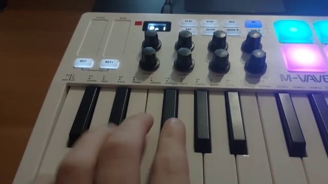 M-WAVE SMK-25 обзор/ БЮДЖЕТНАЯ midi клавиатура смотреть онлайн
