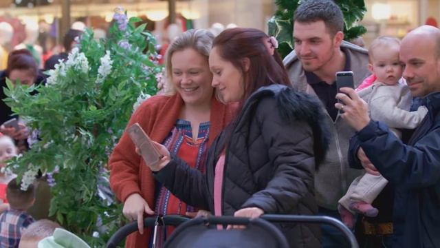 Peter Rabbit wows shoppers at County Mall Shopping Centre смотреть онлайн