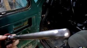 Как снять водительскую дверь НИВА 2121.#4