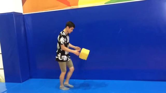 УЛЁТ батутный парк смотреть онлайн