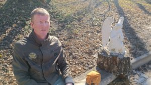 Алексей готовит омлет. Прогулка на Святой источник.